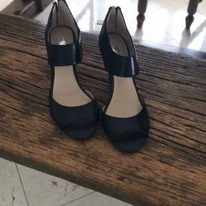 Never worn Black heels